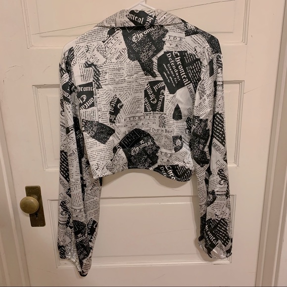 Dizzy Lizzy Satin Long Sleeve Cropped Newspaper Print Tie Wrap Style Blouse XL - Picture 10 of 10